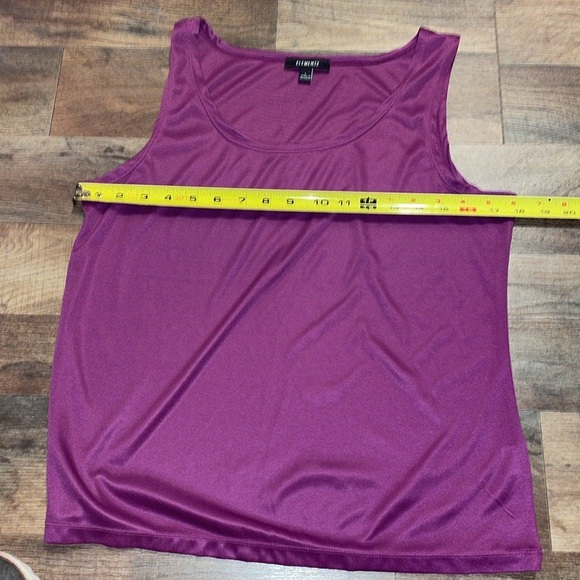 Lof of 5 Shirts.  Size Large. - Picture 11 of 12